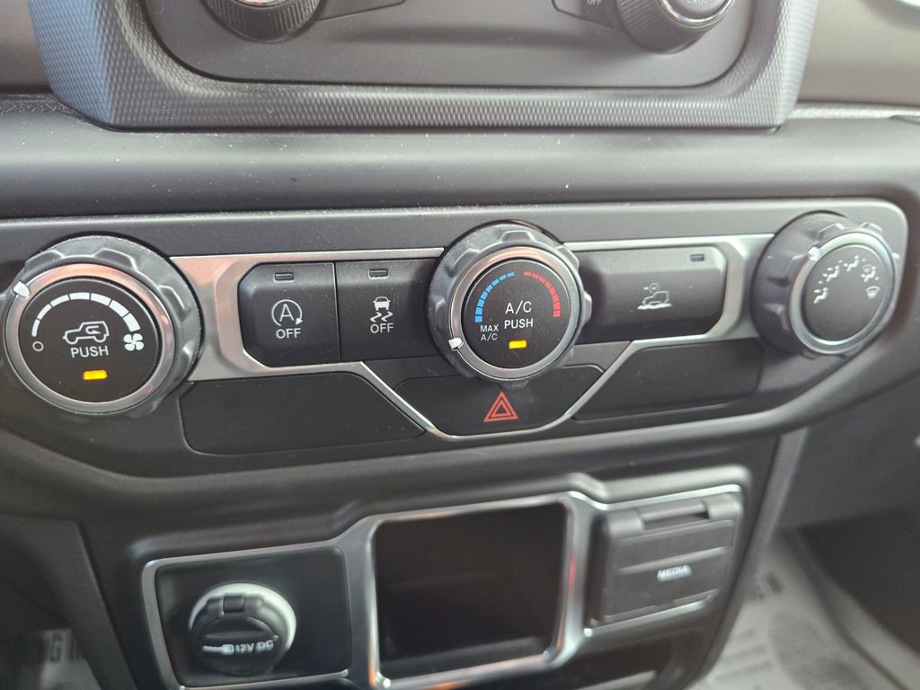 Used 2021 Jeep Gladiator Sport image 19