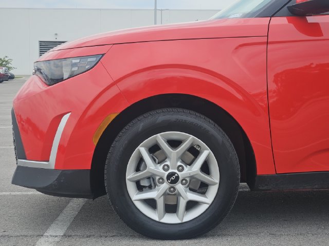 Used 2024 Kia Soul LX w/ LX Technology Package FWD image 8