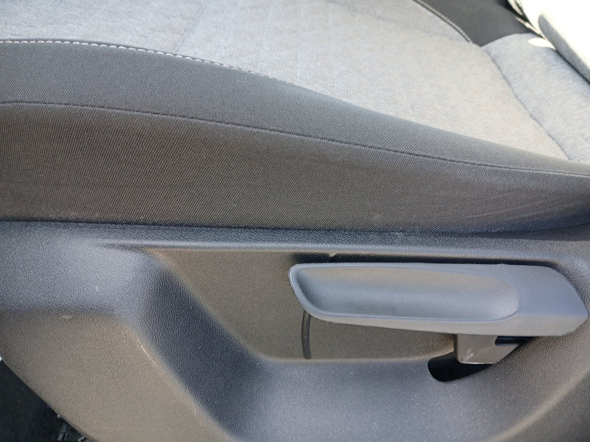 Used 2025 Volkswagen Tiguan S FWD image 11
