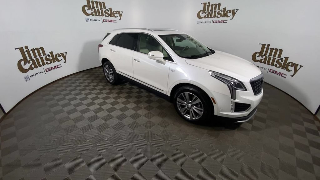 Certified 2024 Cadillac XT5 Premium Luxury w/ Technology Package AWD/4WD image 2