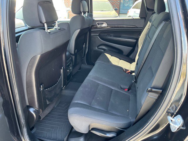 Used 2012 Jeep Grand Cherokee Laredo w/ Laredo E Group AWD/4WD image 15