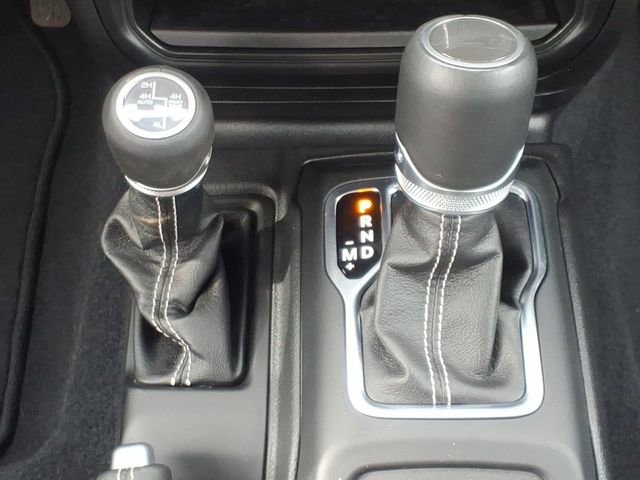 Certified 2023 Jeep Wrangler Unlimited Sahara w/ Cold Weather Group image 17