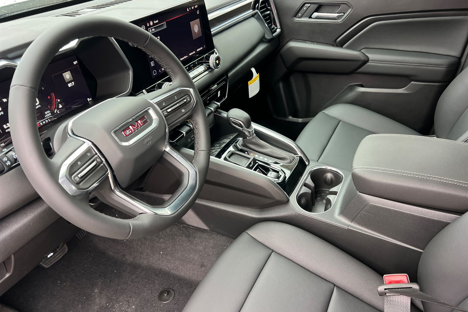 New 2026 GMC Canyon Elevation w/ Convenience Package RWD image 8