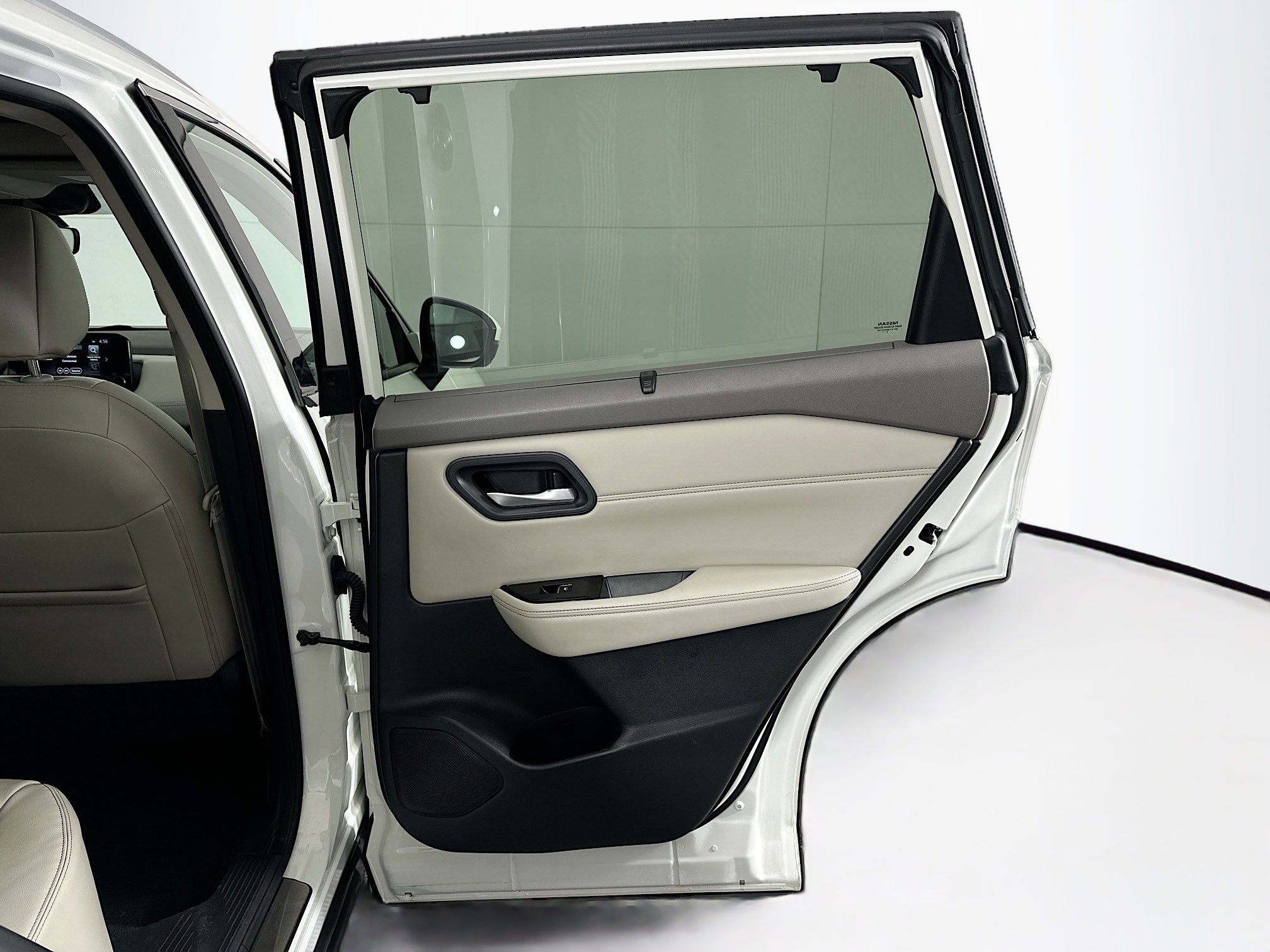 Used 2023 Nissan Rogue SL w/ SL Premium Package image 30