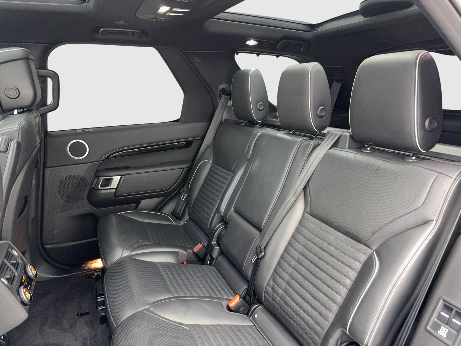 Used 2022 Land Rover Discovery HSE R-Dynamic AWD/4WD image 39