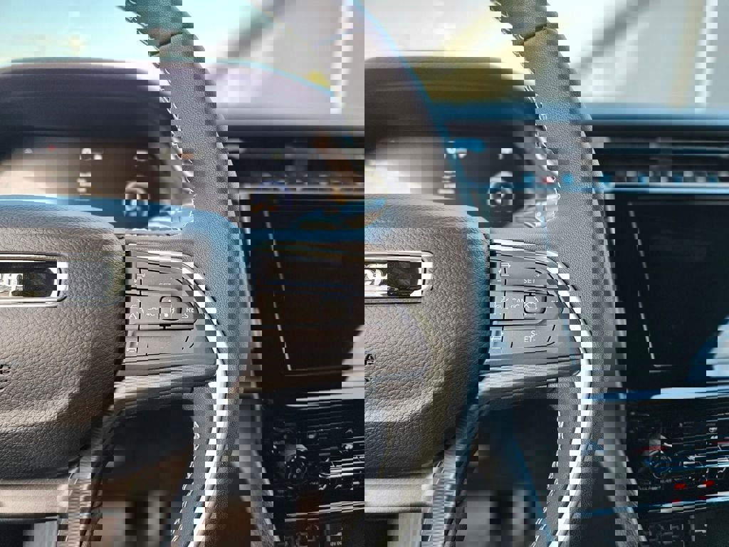 New 2025 Jeep Grand Cherokee Altitude image 27