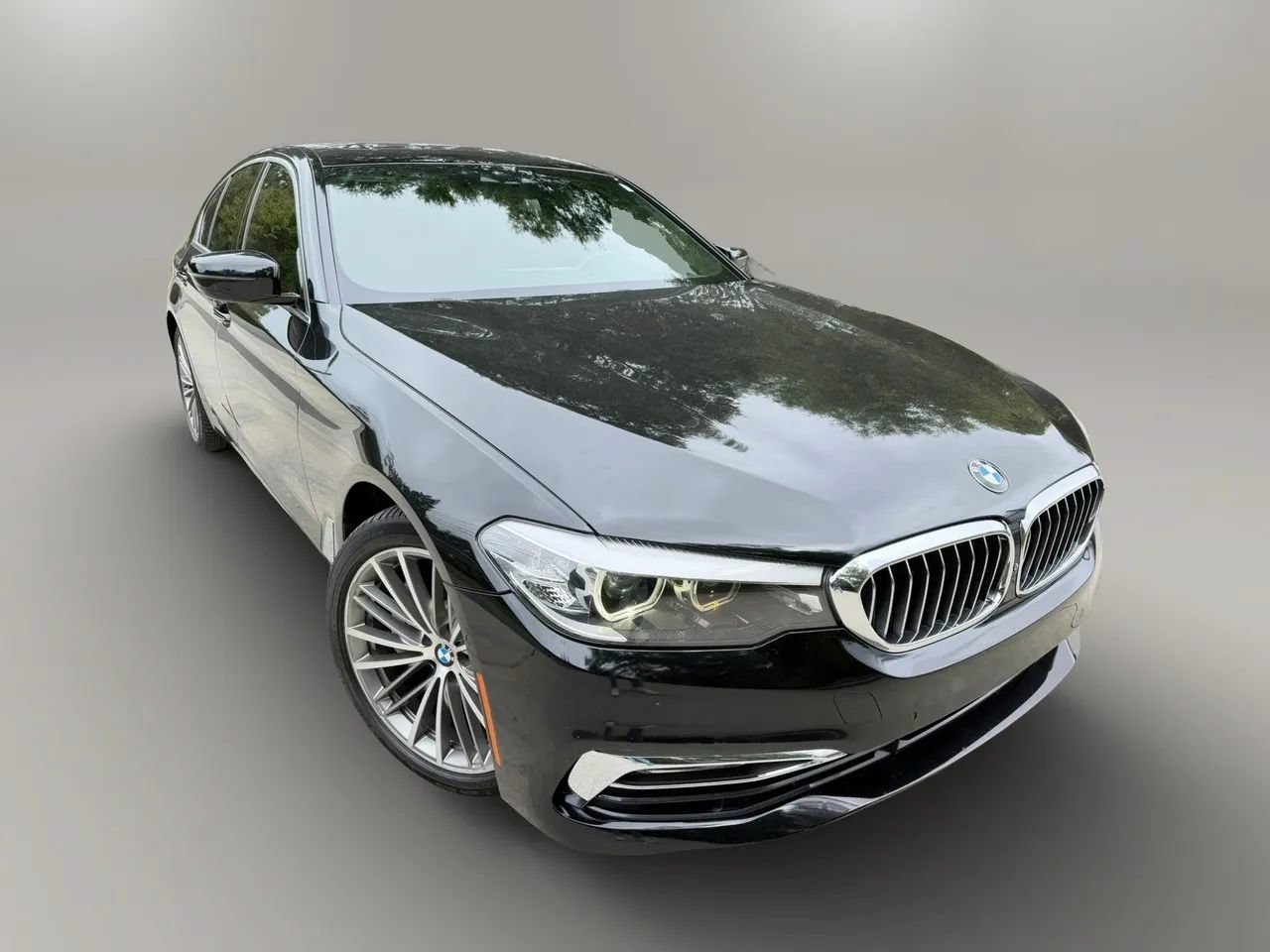 Used 2017 BMW 530i w/ Premium Package RWD image 2