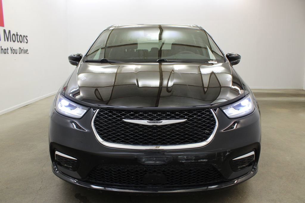 Used 2024 Chrysler Pacifica Touring image 7