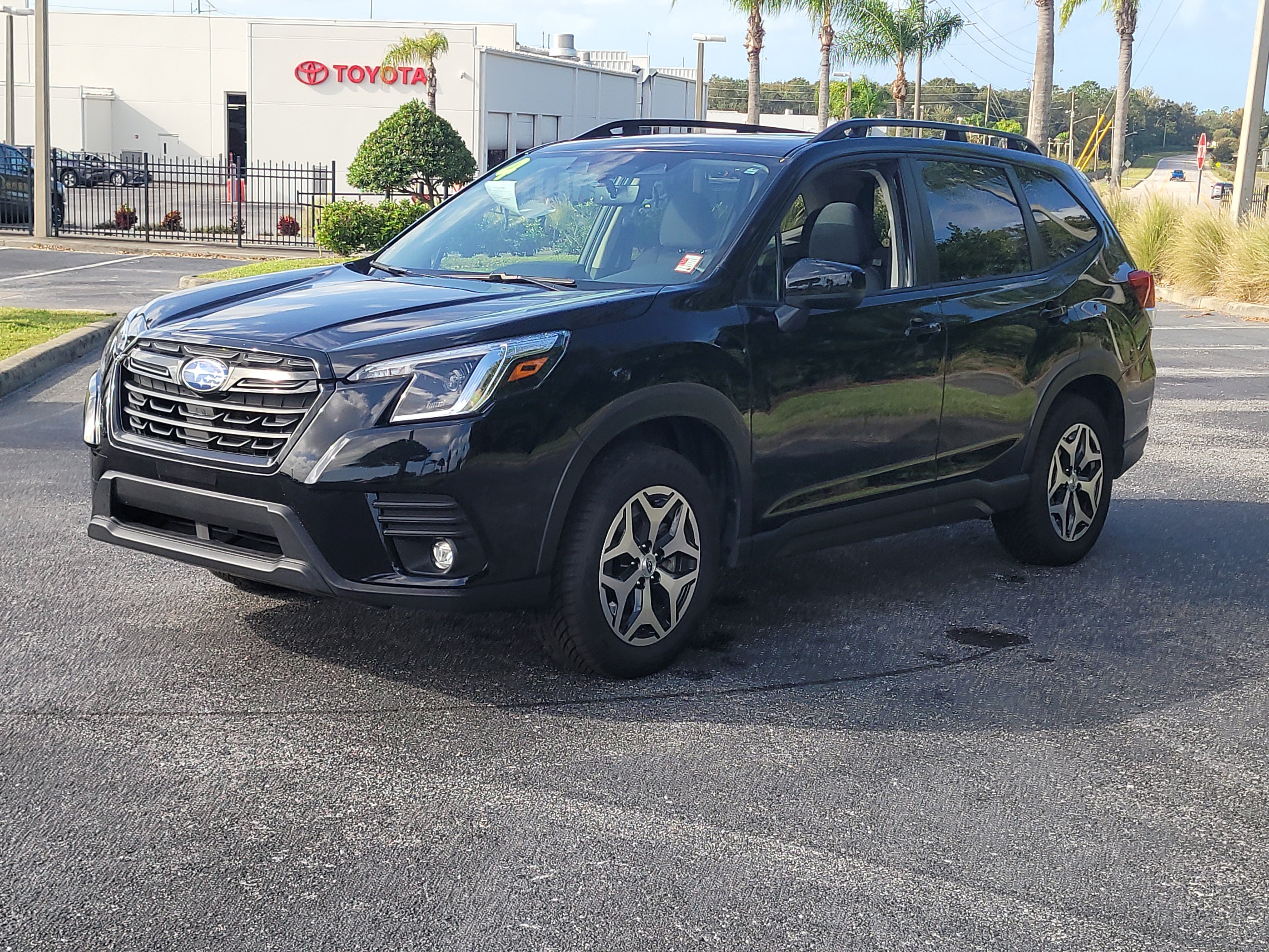 Used 2024 Subaru Forester Premium AWD/4WD image 3