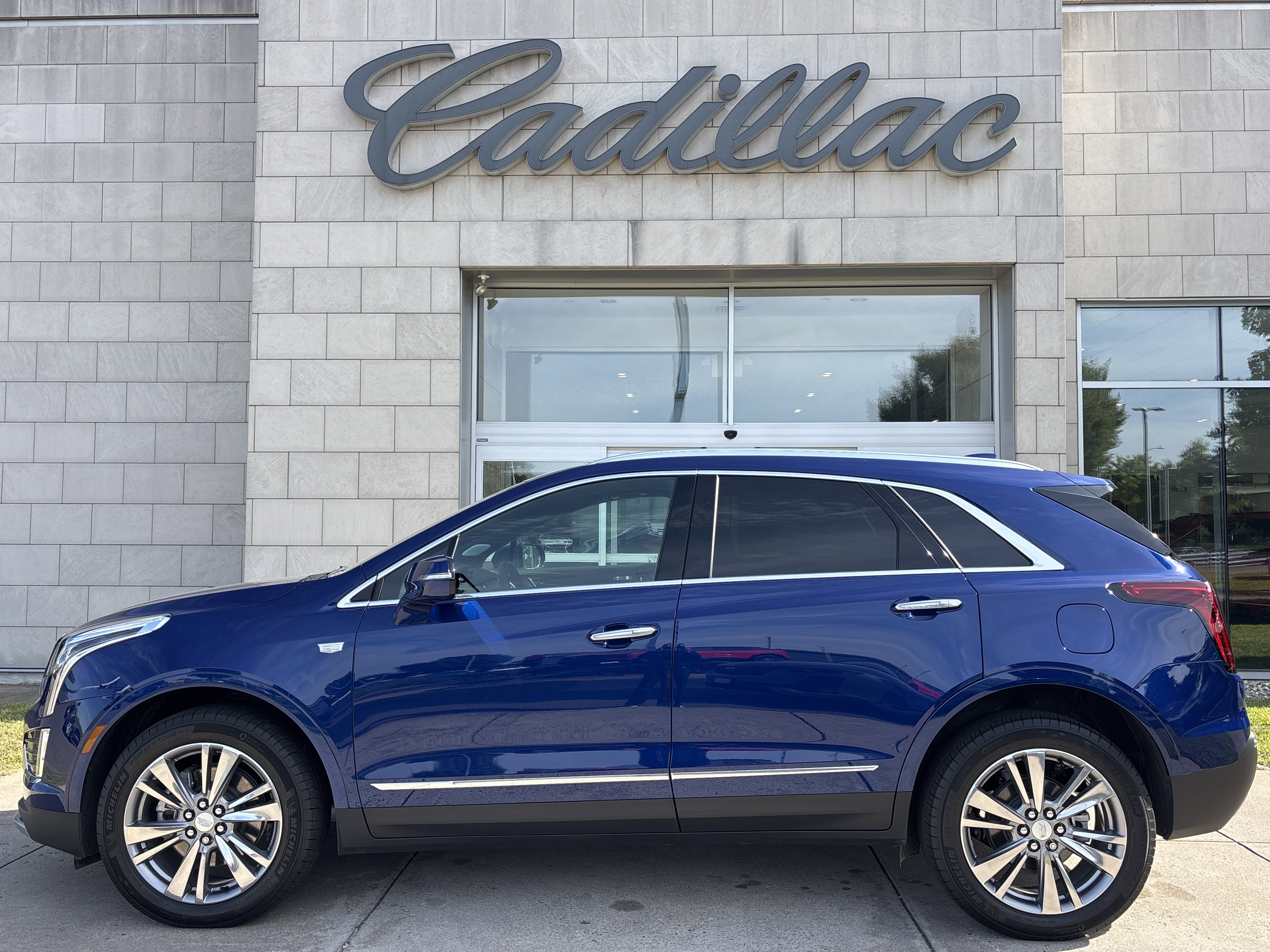 Used 2025 Cadillac XT5 Premium Luxury image 10