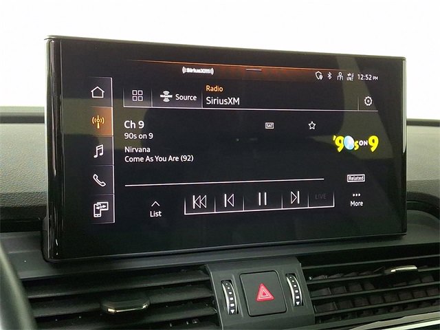 Used 2023 Audi Q5 2.0T Premium w/ Convenience Package image 3