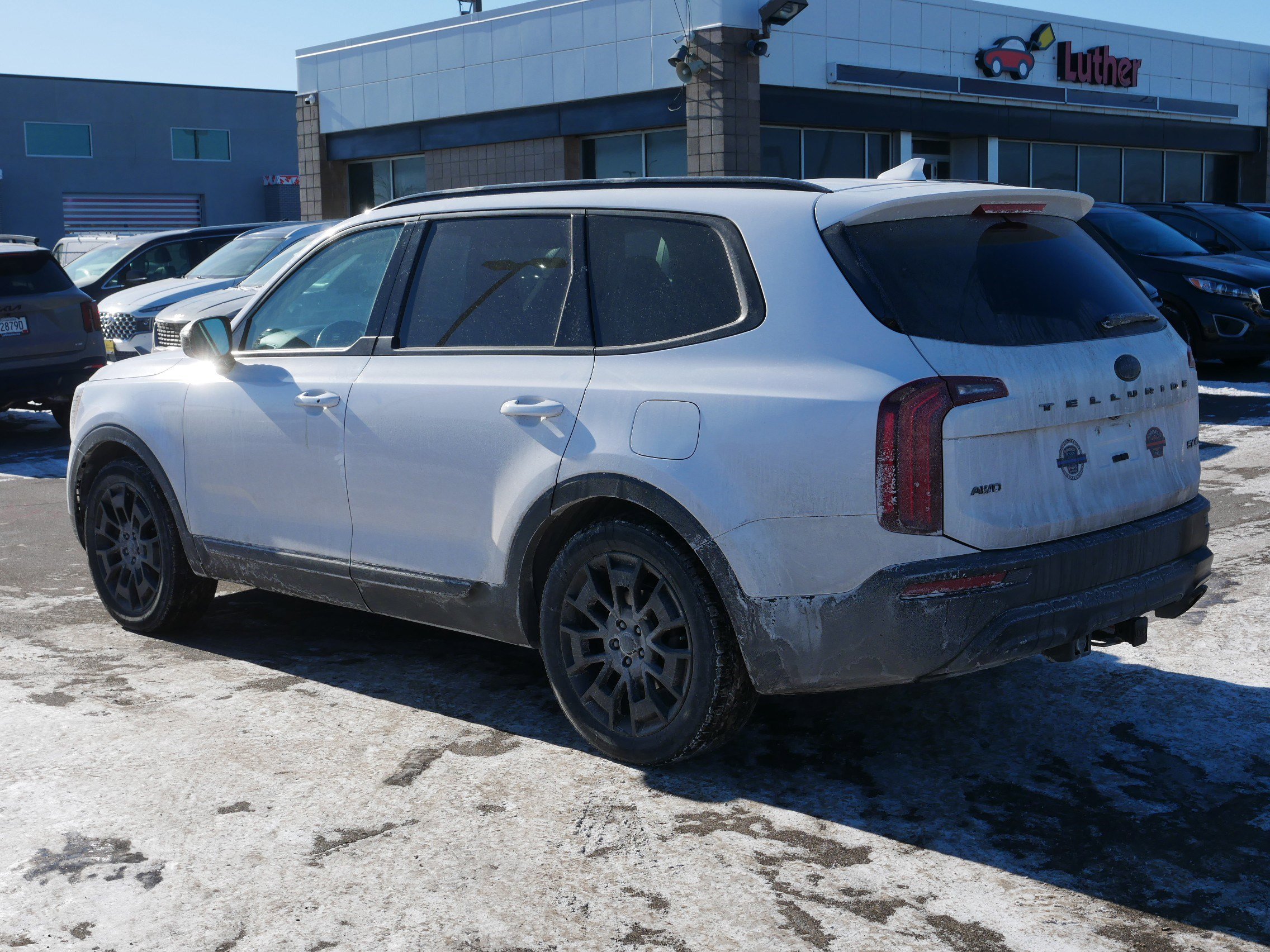 Used 2021 Kia Telluride SX w/ SX Prestige Package image 3