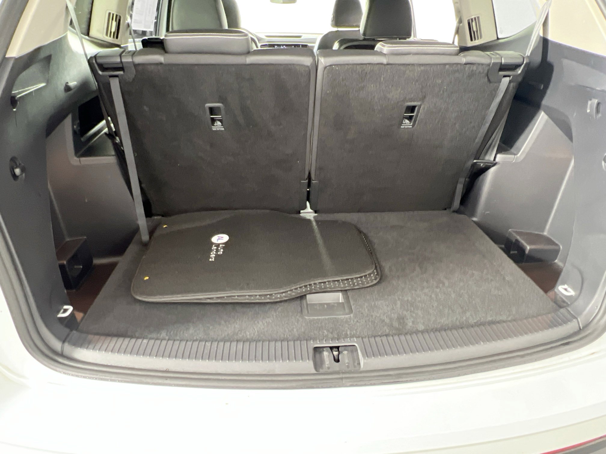 Used 2023 Volkswagen Atlas SE image 24