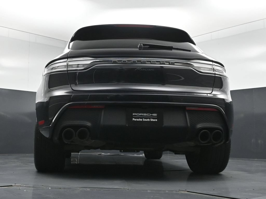 Certified 2025 Porsche Macan AWD/4WD image 27