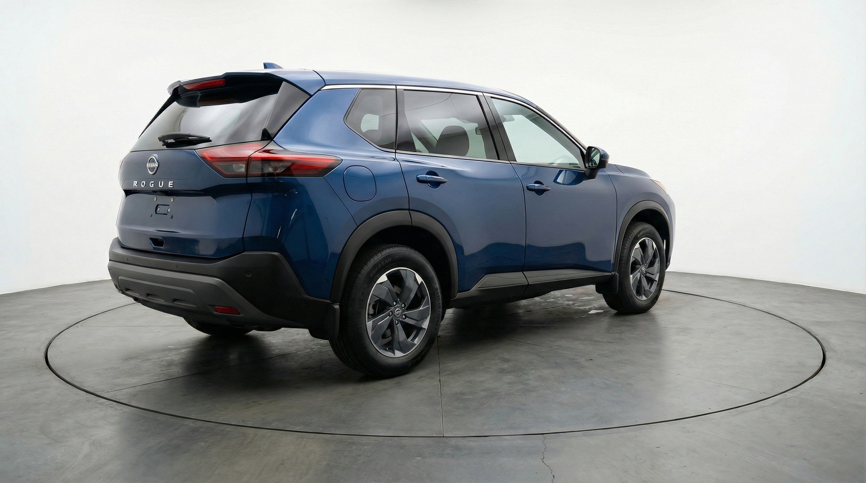 Used 2025 Nissan Rogue SV FWD image 9