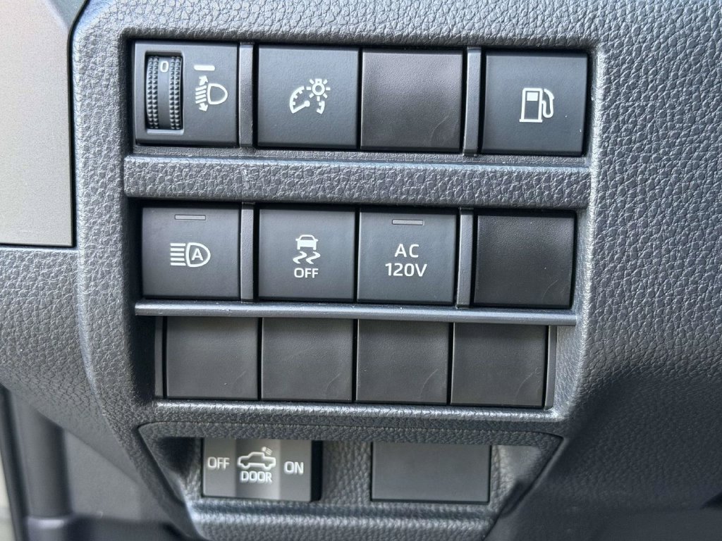 Used 2025 Toyota Tacoma TRD Sport AWD/4WD image 24