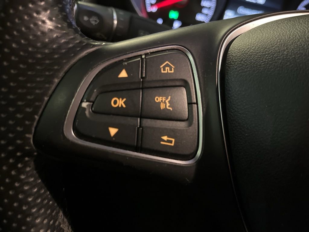 Used 2015 Mercedes-Benz C 300 4MATIC Sedan image 29