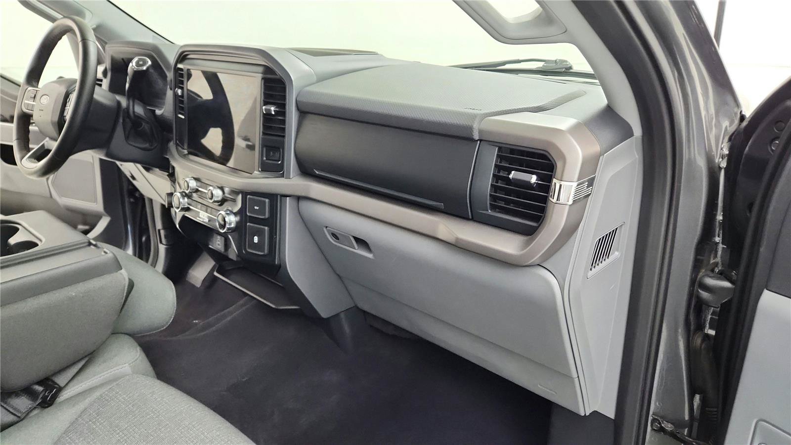 Used 2025 Ford F150 XLT w/ Equipment Group 301A Standard AWD/4WD image 35