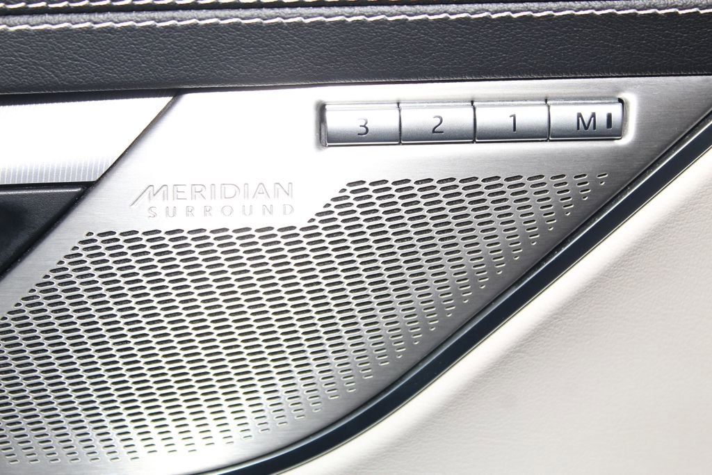 Used 2022 Jaguar XF R-Dynamic SE AWD/4WD image 24