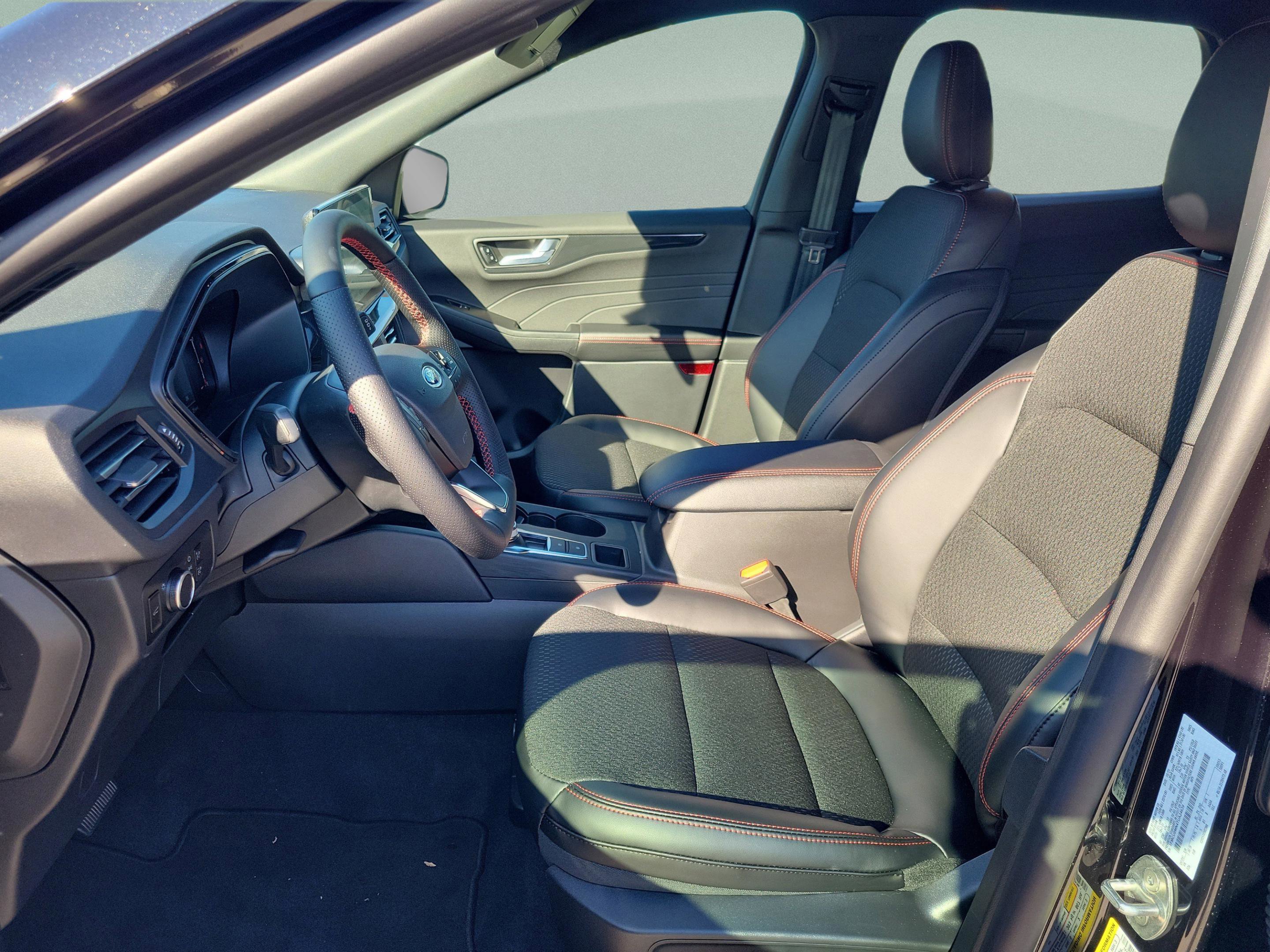 New 2026 Ford Escape ST-Line w/ Tech Pack #1 image 8