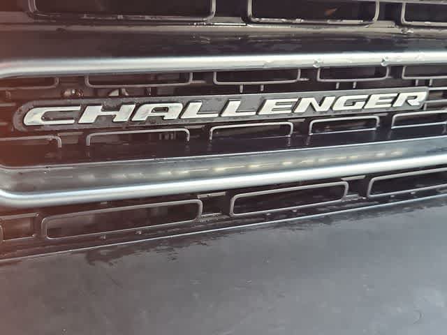 Used 2015 Dodge Challenger SXT Plus RWD image 11
