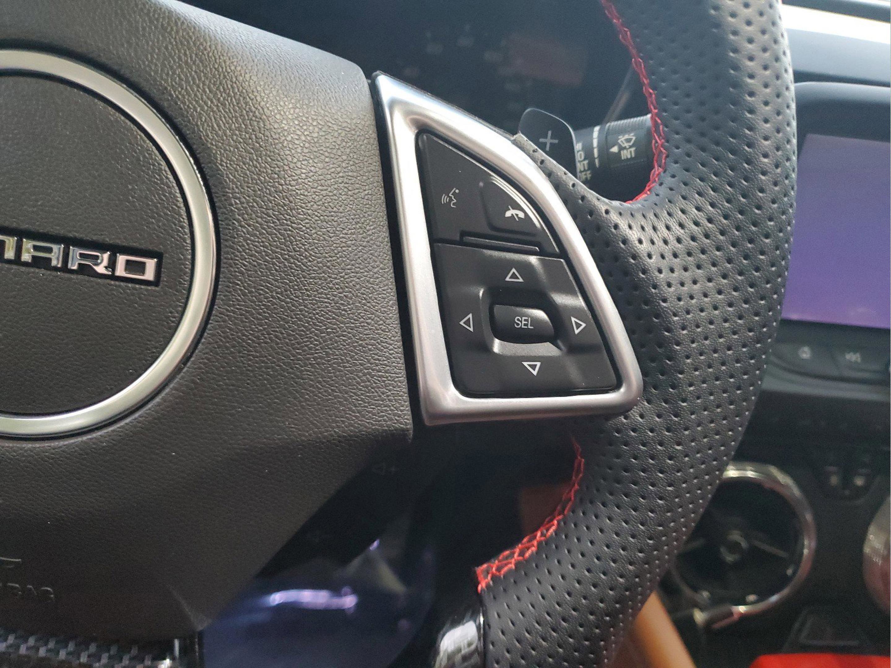 Used 2019 Chevrolet Camaro LT w/ Technology Package image 25