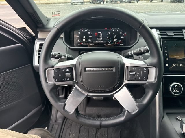 Used 2024 Land Rover Discovery Metropolitan Edition AWD/4WD image 29