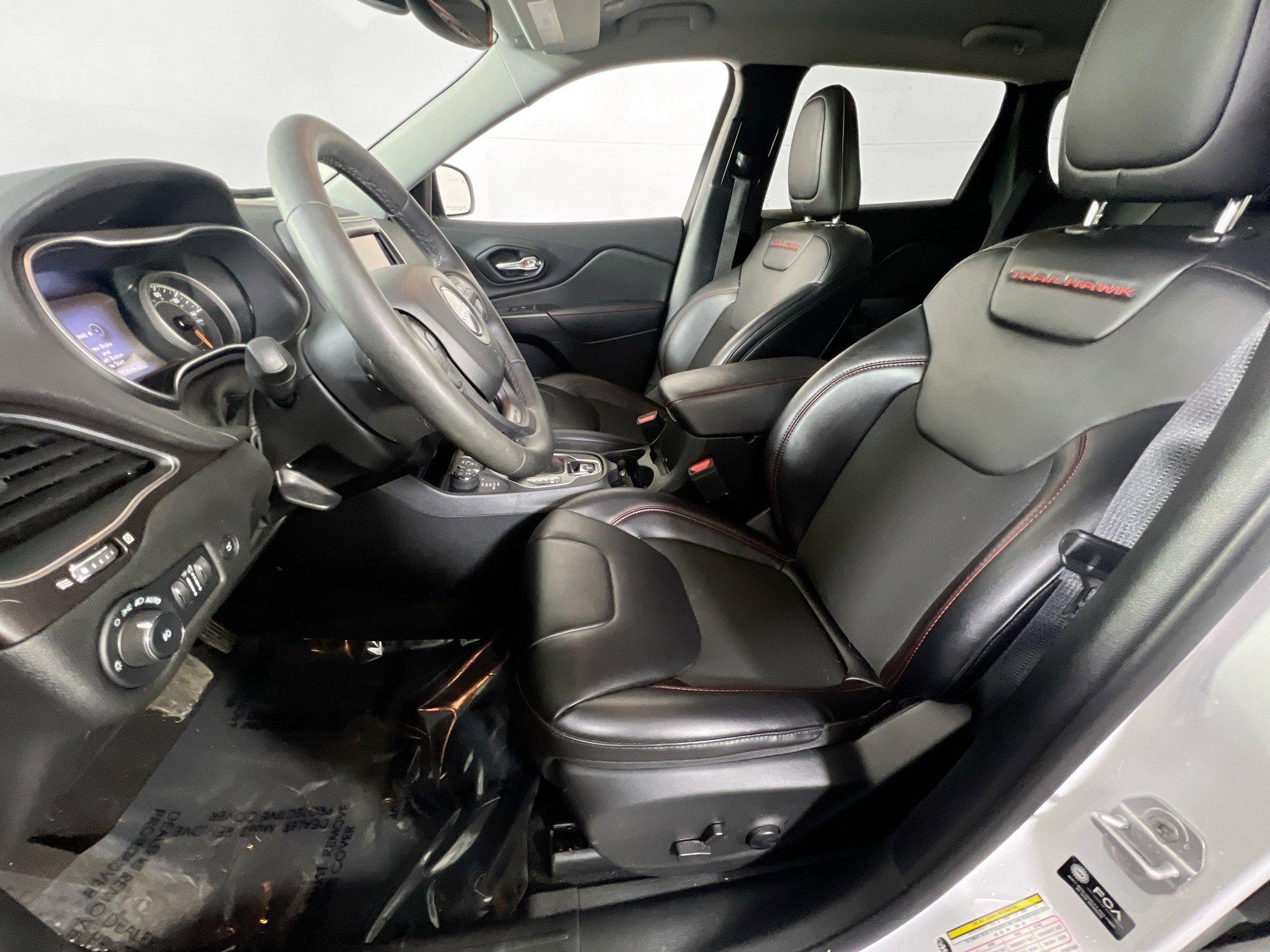 Used 2022 Jeep Cherokee Trailhawk w/ Technology Group B image 20