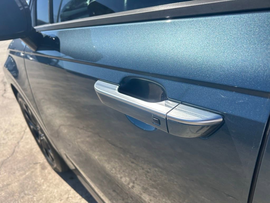 Used 2023 Kia Carnival SX Prestige image 27