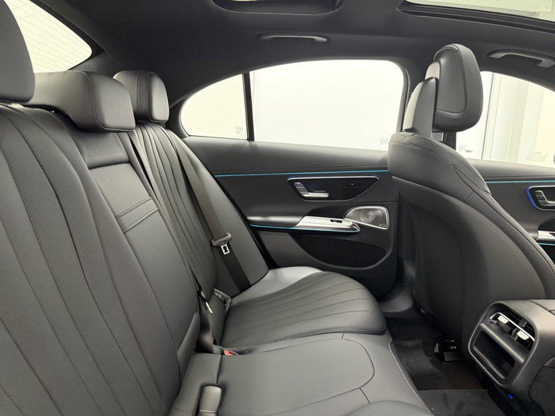 New 2027 Mercedes-Benz E 450 4MATIC Sedan image 5