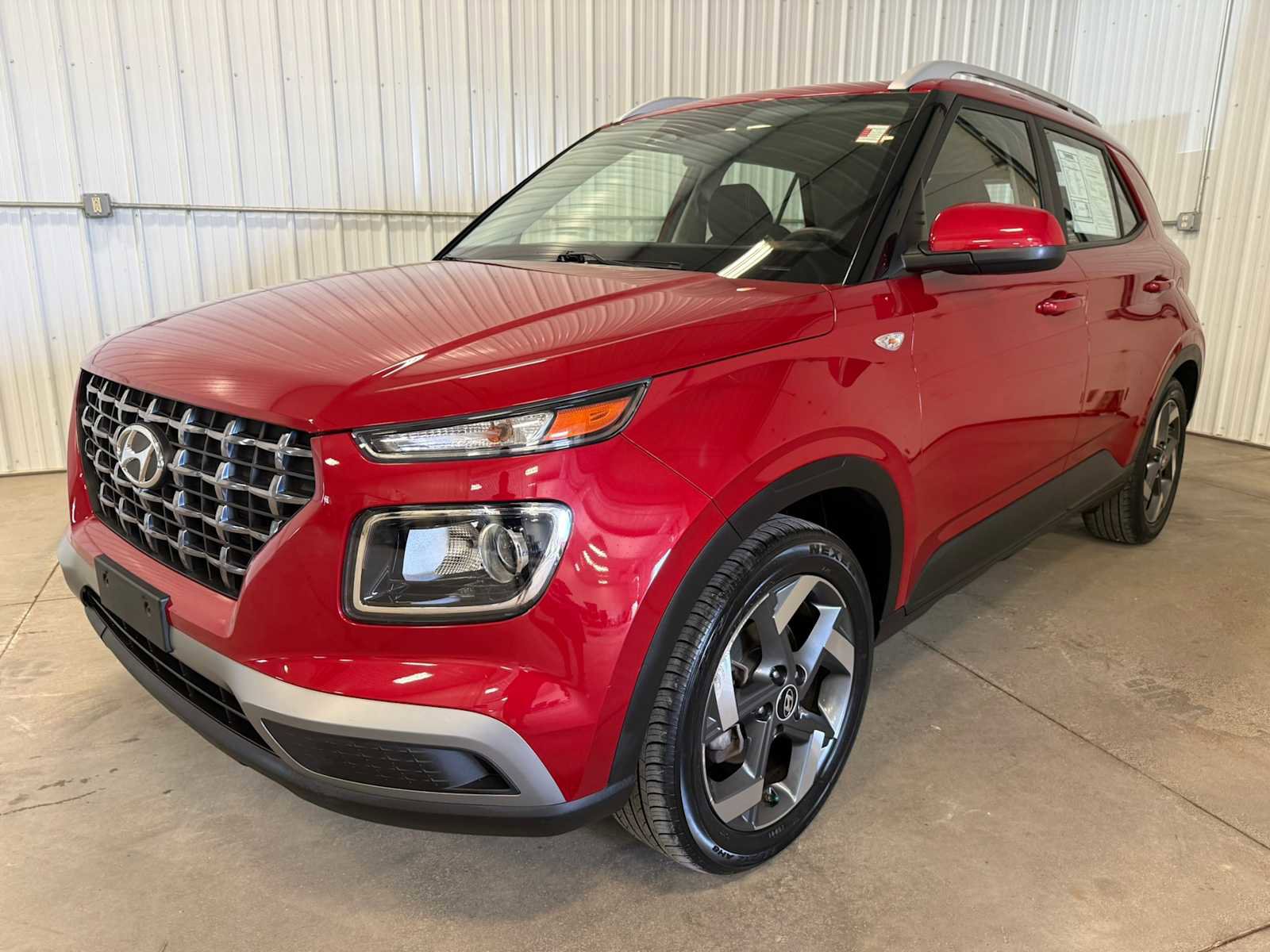 Used 2023 Hyundai Venue SEL FWD image 1