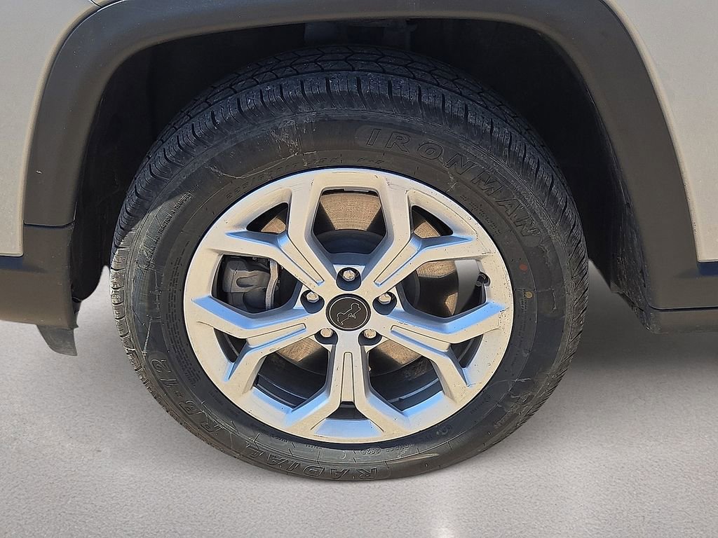 Used 2025 Jeep Compass Latitude AWD/4WD image 10