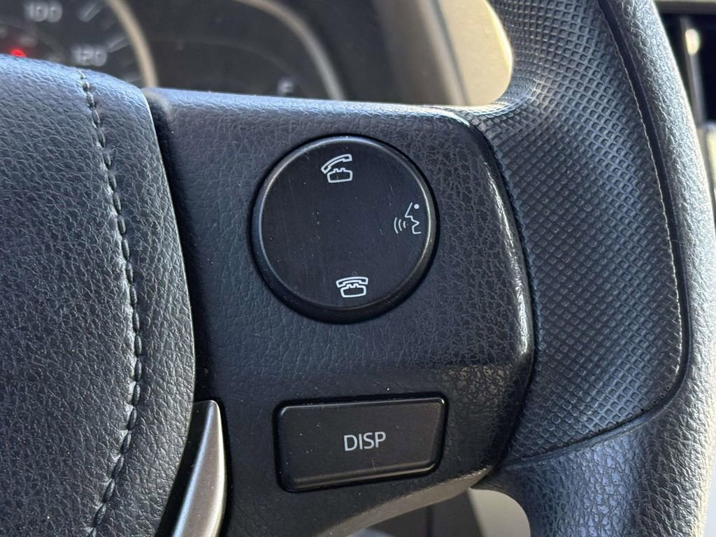 Used 2015 Toyota RAV4 LE image 24