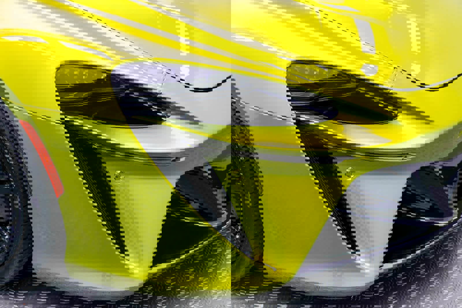 Used 2025 McLaren Artura Spider image 42