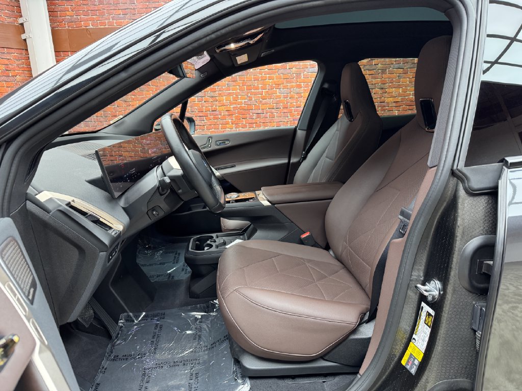 Certified 2023 BMW iX M60 w/ Executive Package AWD/4WD image 25
