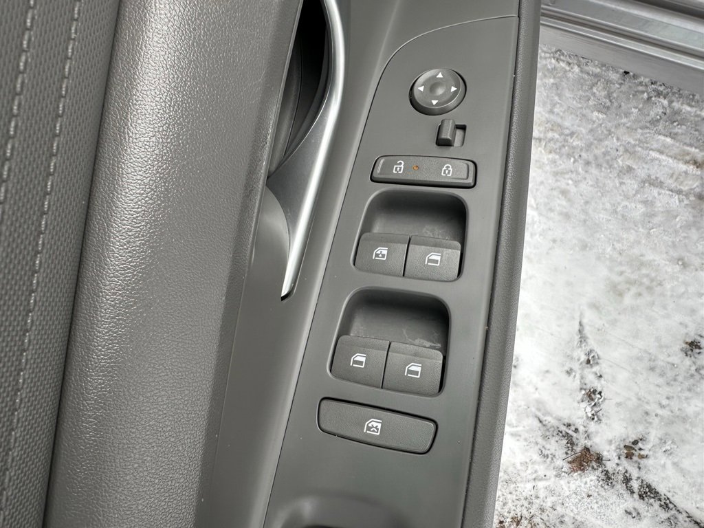 Used 2024 Hyundai Elantra SEL image 17