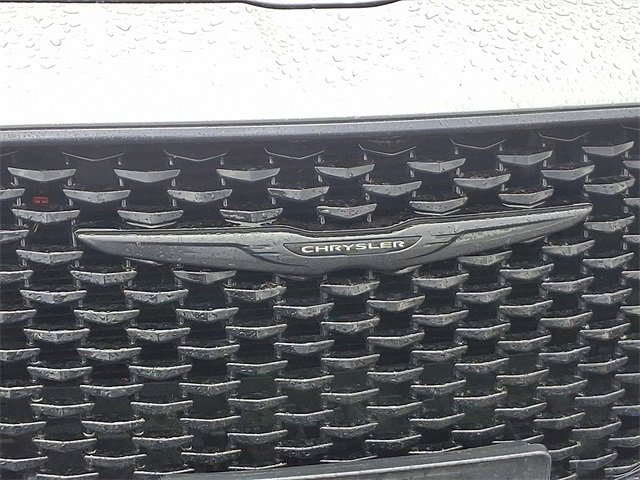 Used 2023 Chrysler 300 Touring L w/ Popular Equipment Group image 5