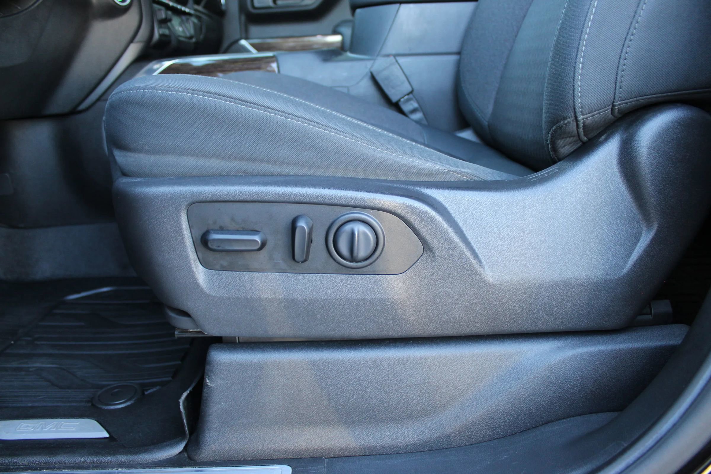 Used 2019 GMC Sierra 1500 Elevation w/ Elevation Value Package image 12