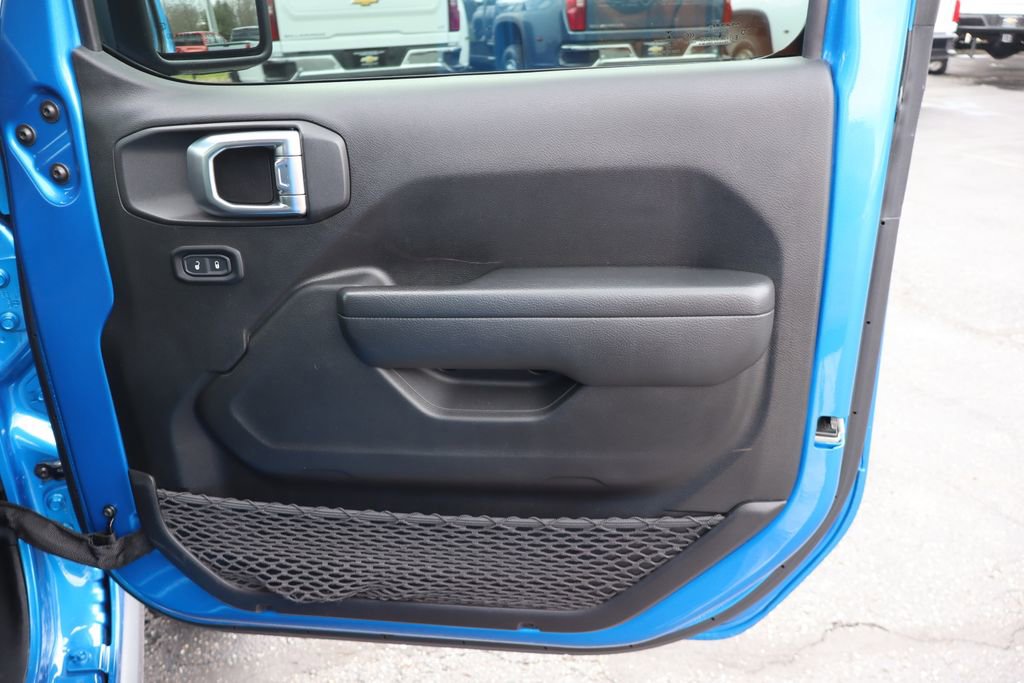 Used 2022 Jeep Wrangler Unlimited Rubicon w/ Cold Weather Group image 31