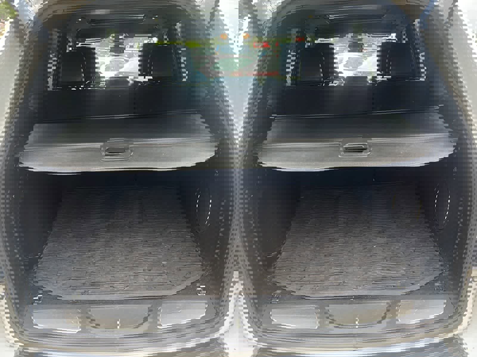 Used 2017 Jeep Grand Cherokee Overland AWD/4WD image 8