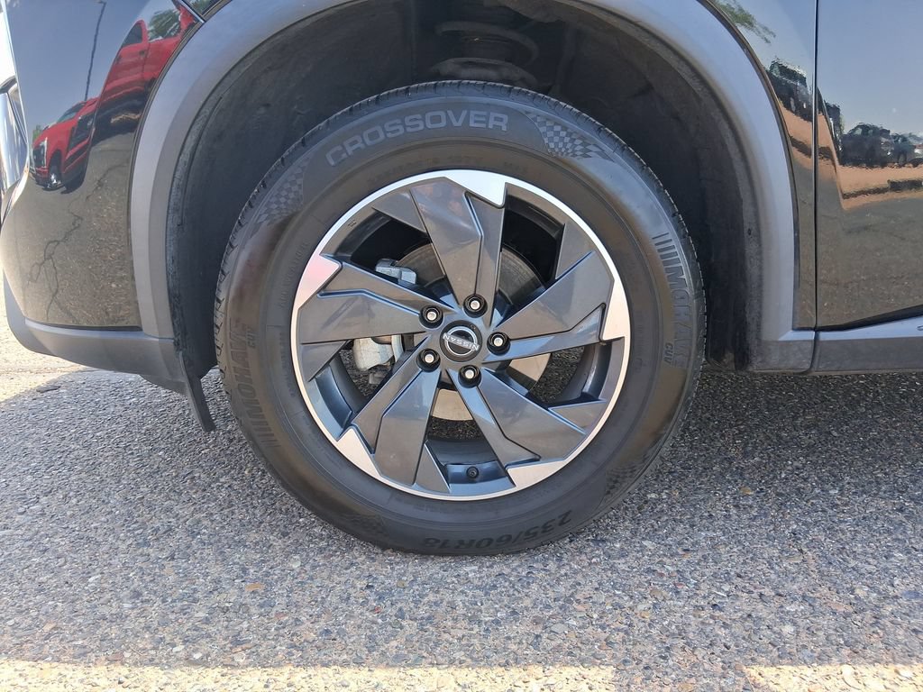 Used 2024 Nissan Rogue SV AWD/4WD image 25