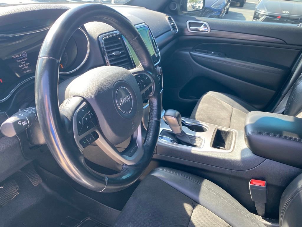 Used 2019 Jeep Grand Cherokee Altitude AWD/4WD image 13