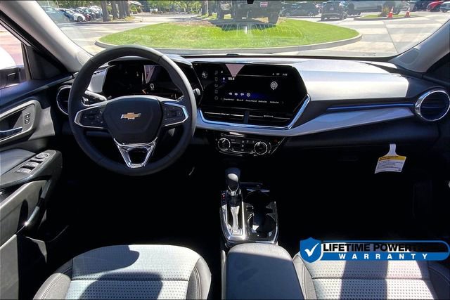 New 2025 Chevrolet Trax LT w/ Driver Confidence Package FWD image 6