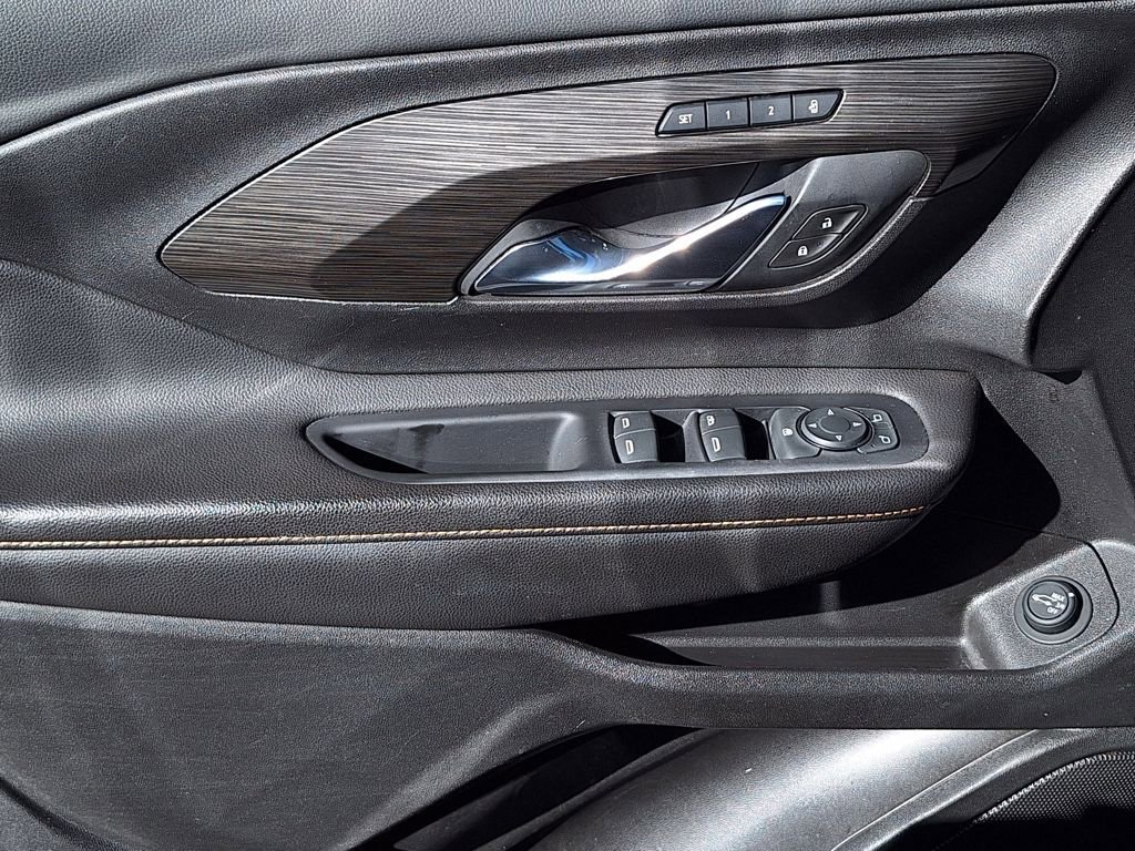 Used 2019 GMC Terrain SLT w/ Preferred Package image 9