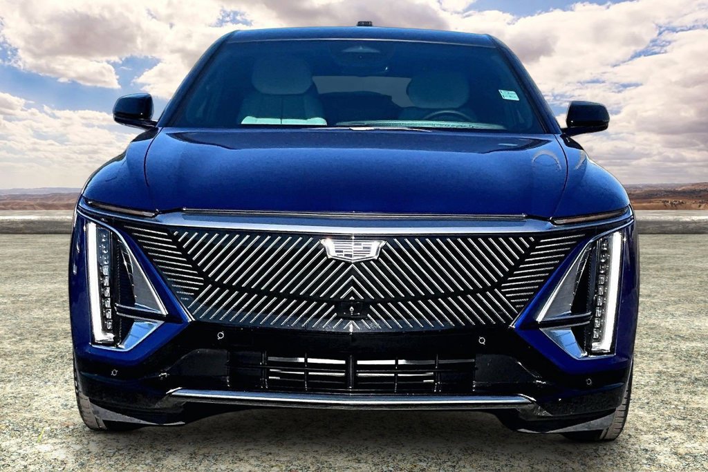 Certified 2024 Cadillac Lyriq Luxury RWD image 2