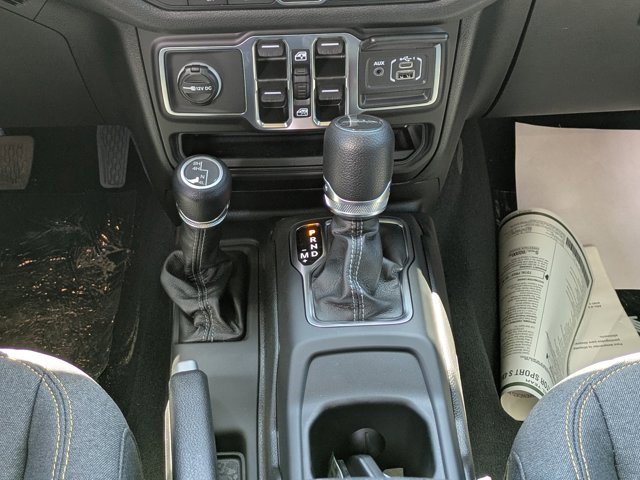 New 2025 Jeep Gladiator Sport image 15