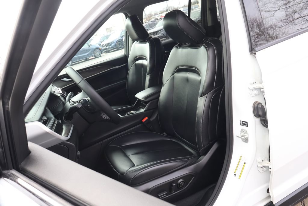 Used 2024 Jeep Grand Cherokee Limited image 29