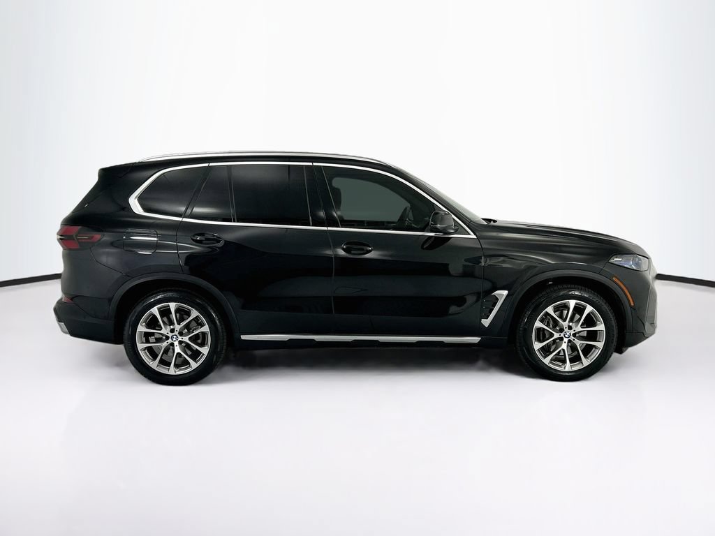 Certified 2024 BMW X5 xDrive40i w/ Premium Package AWD/4WD image 4