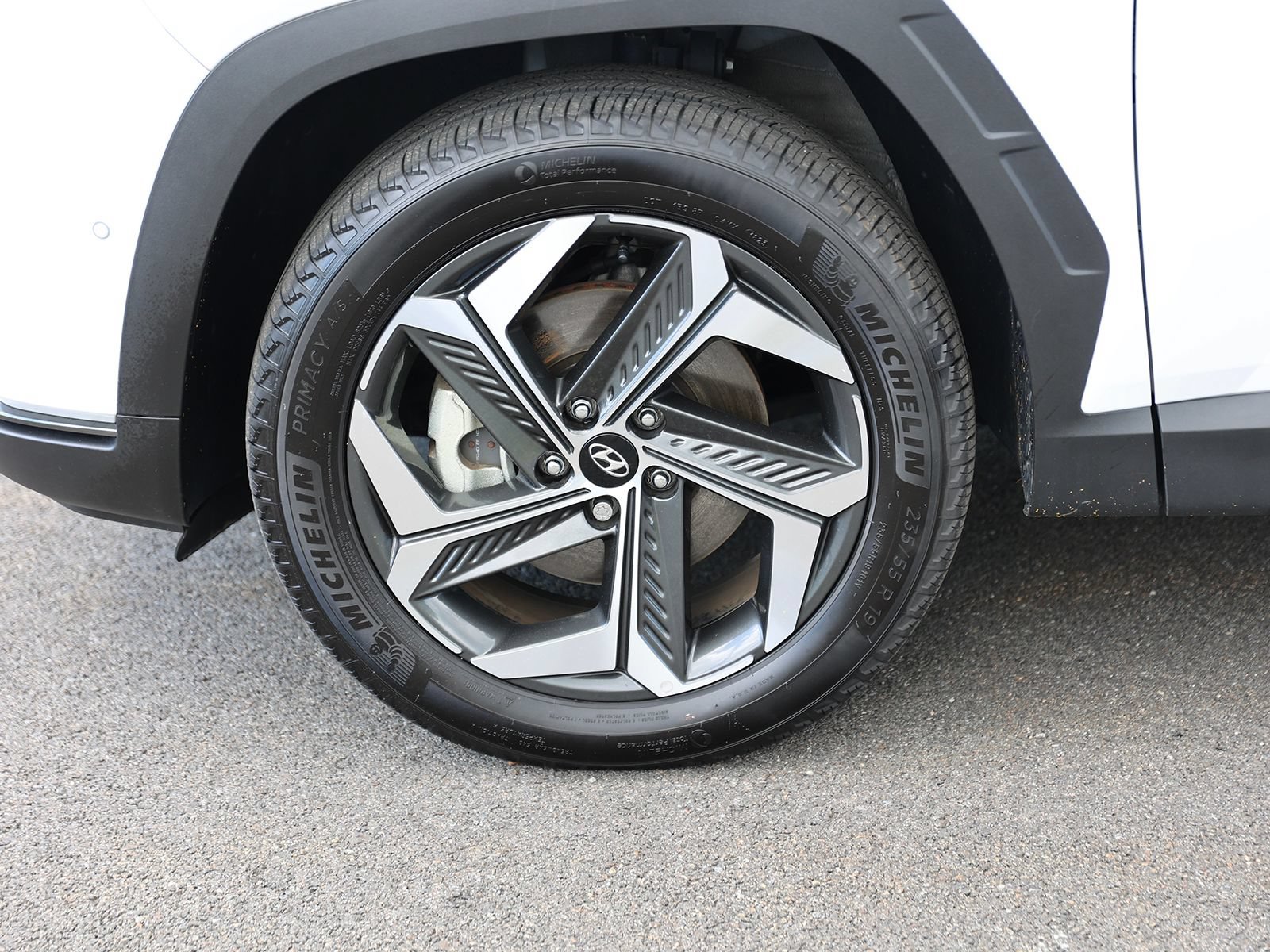 Certified 2023 Hyundai Tucson Limited AWD/4WD image 11