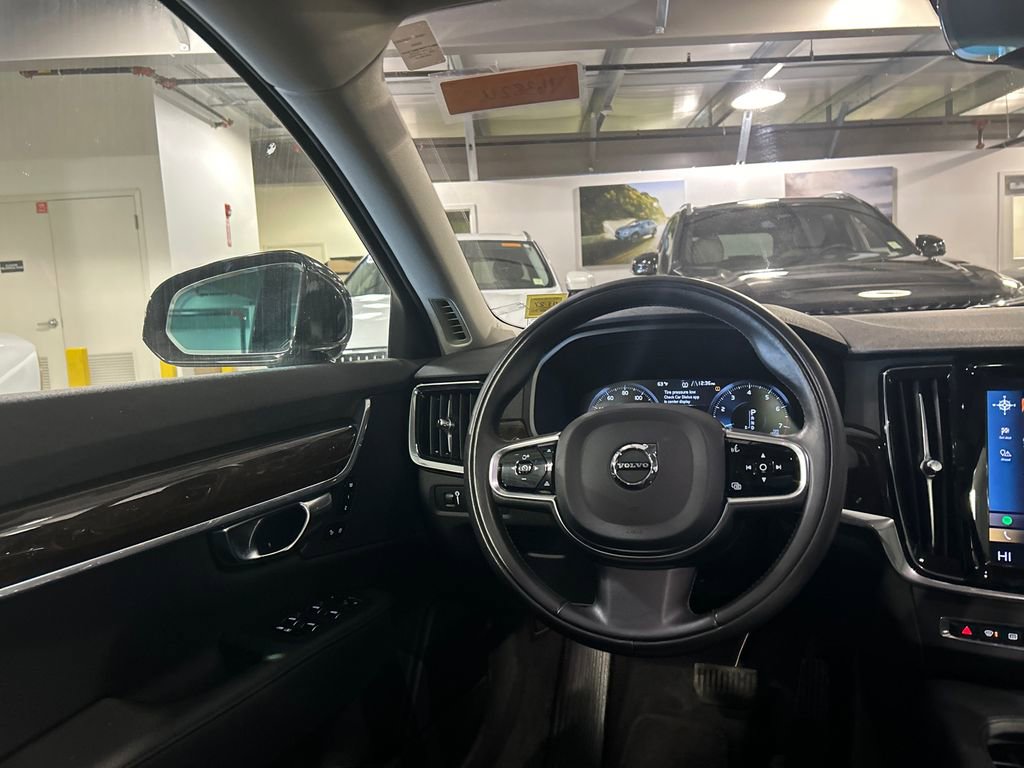 Used 2020 Volvo S90 T6 Momentum w/ Protection Package Premier image 26